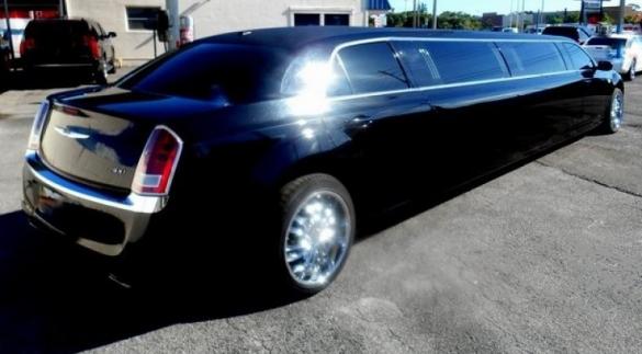 2013 Executive Coach Builders  Chrysler  300 Limousine