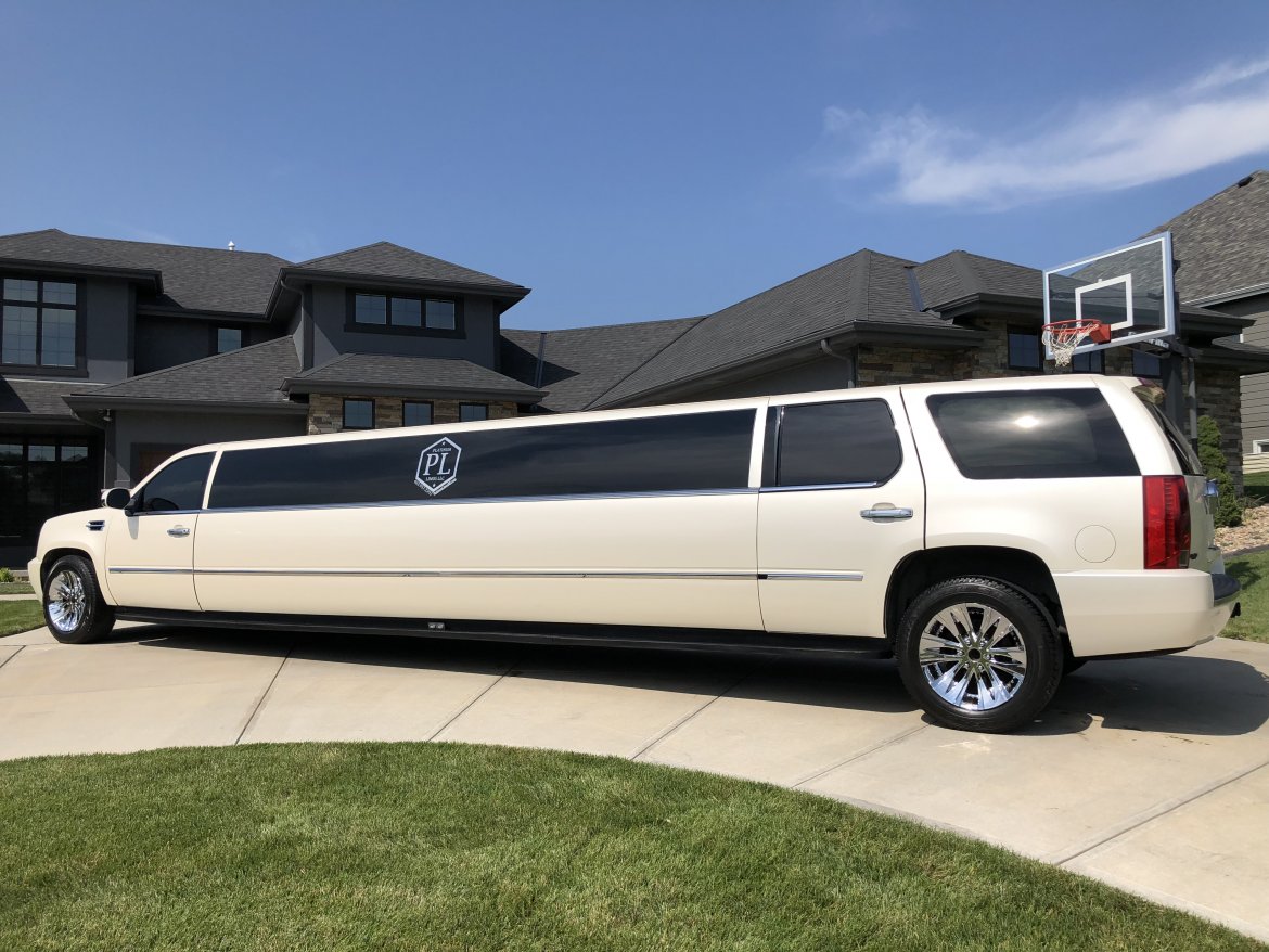SUV Stretch for Sale in Omaha, NE - Photo 12