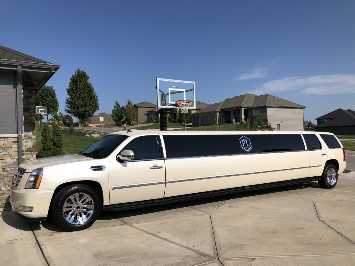 SUV Stretch for Sale in Omaha, NE - Photo 17