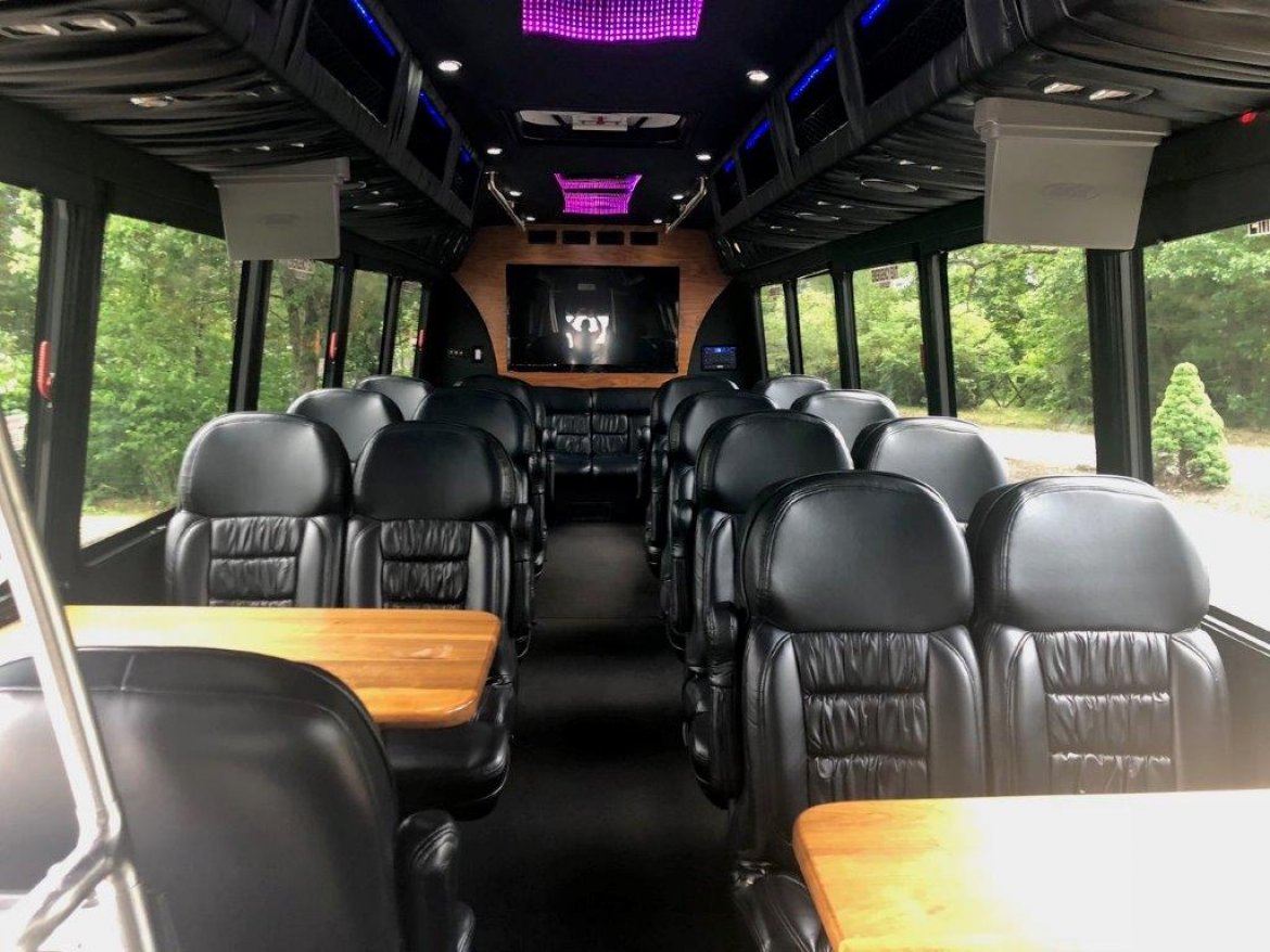 Executive Shuttle for Sale in Manchester, NH - Photo 9