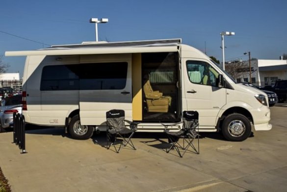 2017 Mercedes-Benz 3500 4X4 Sprinter for Sale in Oaklyn, NJ - Main Photo