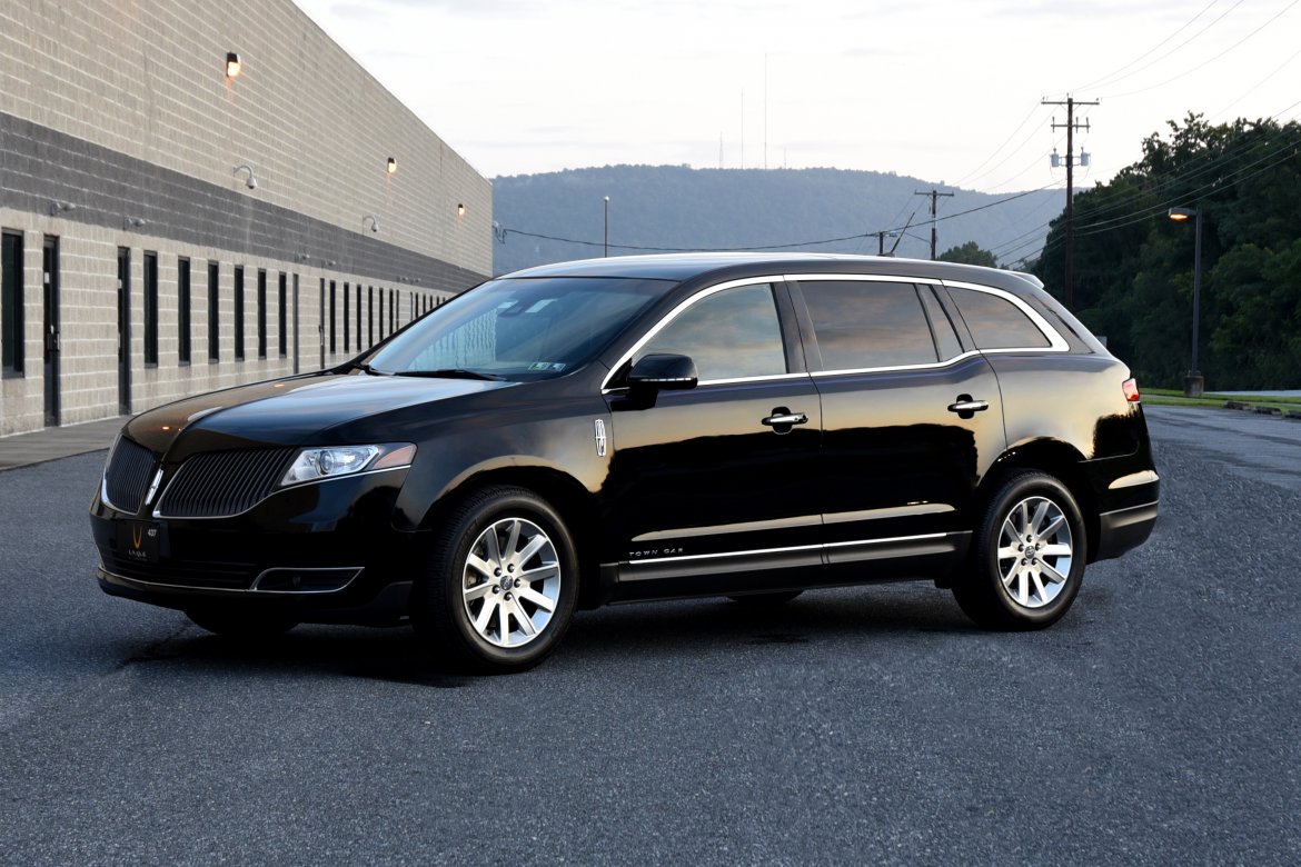 Sedan for sale: 2013 Lincoln MKT