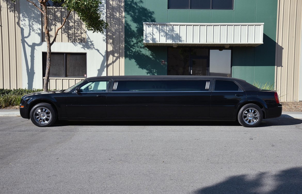 Limousine for Sale in Fontana, CA - Photo 3