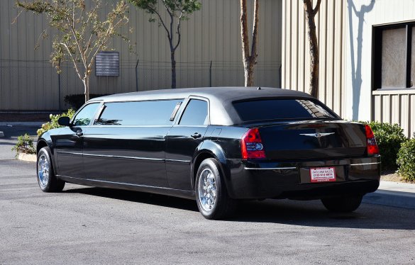 2008 Chrysler 300 Limousine for Sale in Fontana, CA - Photo 2