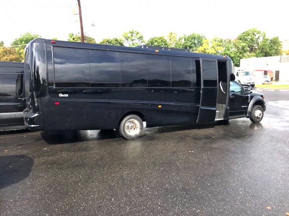 2018 Ford F-550 Limo Bus for Sale in Oaklyn, NJ - Photo 2