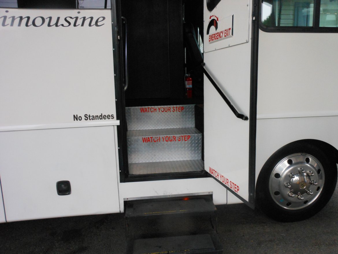 Limo Bus for Sale in Hillside, NJ - Photo 8
