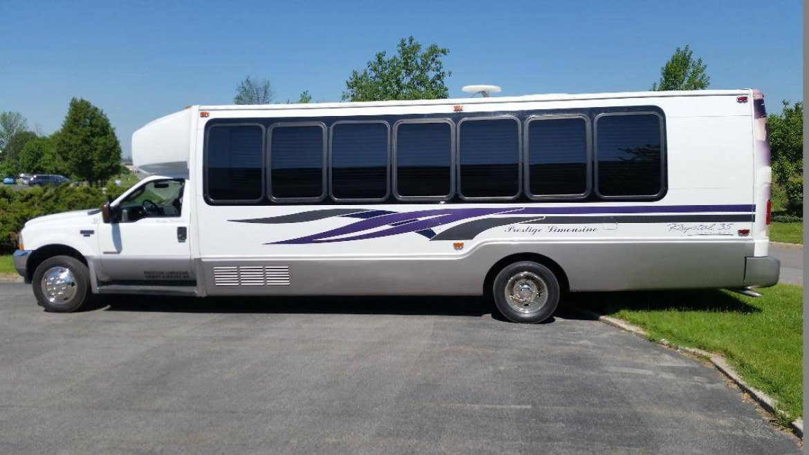 Limo Bus for Sale in Rochester, NY - Photo 11