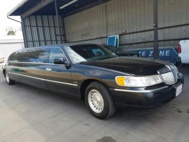 1999 Lincoln Towncar Limousine for Sale in Newport , CA - Main Photo