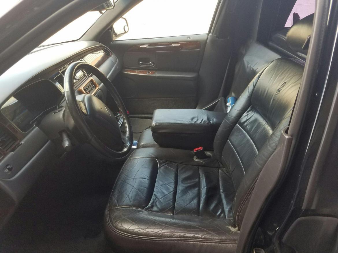 Photo of Limousine for sale: 1999 Lincoln Towncar