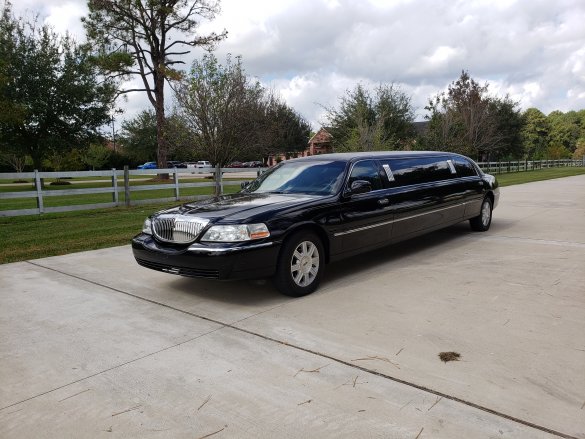 2007 Lincoln Towncar Limousine for Sale in Houston, TX - Photo 3