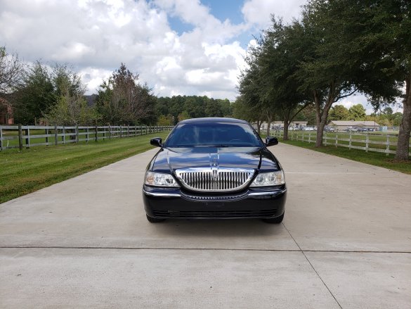 2007 Lincoln Towncar Limousine for Sale in Houston, TX - Photo 2