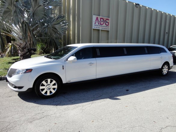 2014 Lincoln MKT Limousine for Sale in Delray Beach, FL - Photo 2