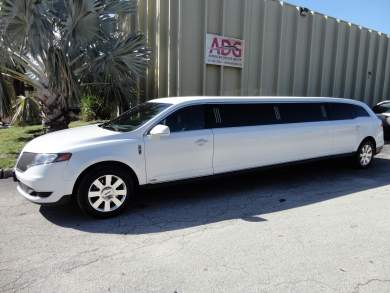 2014 Lincoln MKT Limousine for Sale in Delray Beach, FL - Photo 2