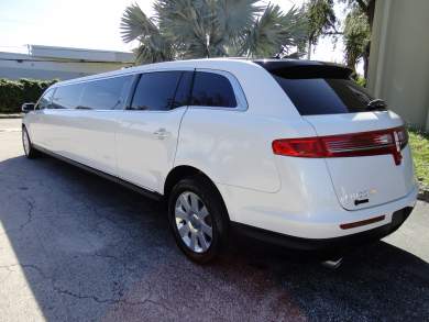 2014 Lincoln MKT Limousine for Sale in Delray Beach, Florida, US - Photo 3