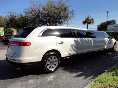 2014 Lincoln MKT Limousine for Sale in Delray Beach, Florida, US - Photo 4