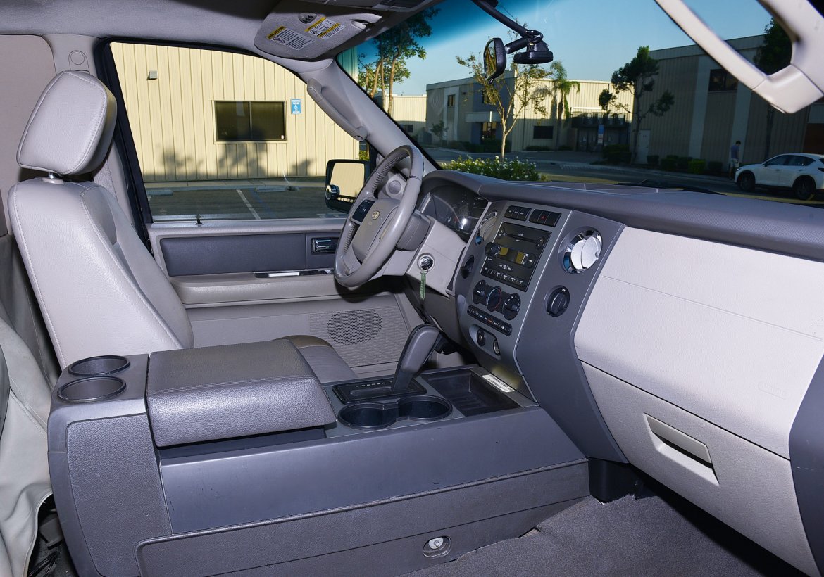 SUV Stretch for Sale in Fontana, CA - Photo 9
