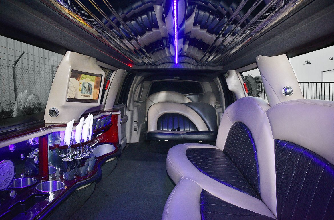 SUV Stretch for Sale in Fontana, CA - Photo 14