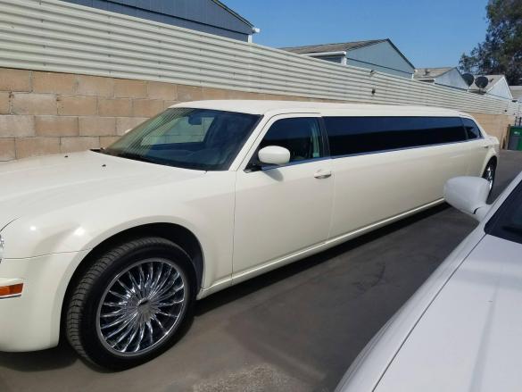 2007 Chrysler 300 L Limousine for Sale in Newport, CA - Main Photo