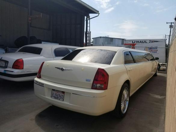 2007 Chrysler 300 L Limousine for Sale in Newport, CA - Photo 3