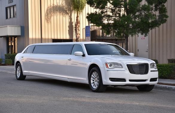 2013 Chrysler 300 Limousine for Sale in fontana, CA - Photo 2