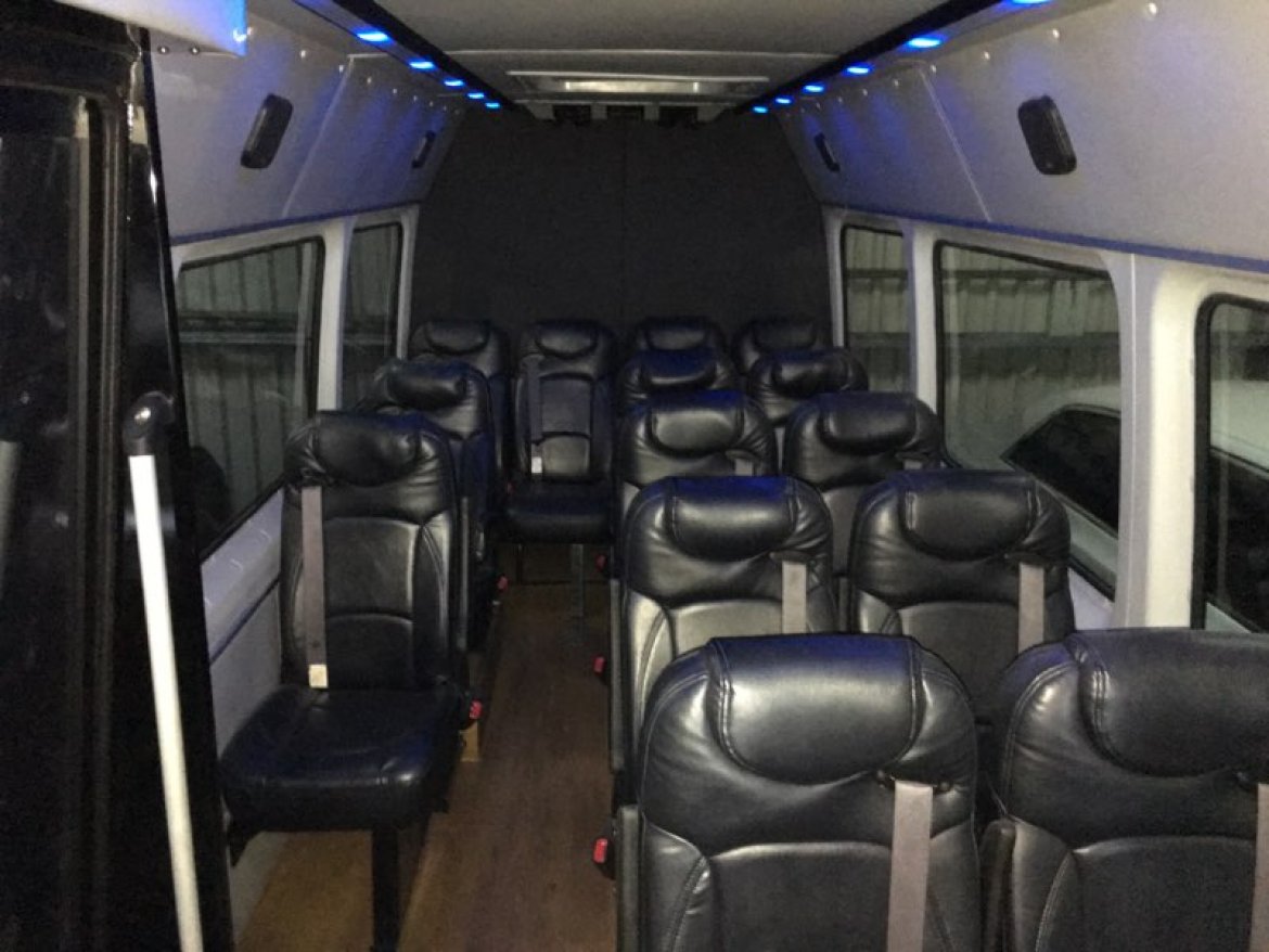 Limo Bus for Sale in lynwood, CA - Photo 8