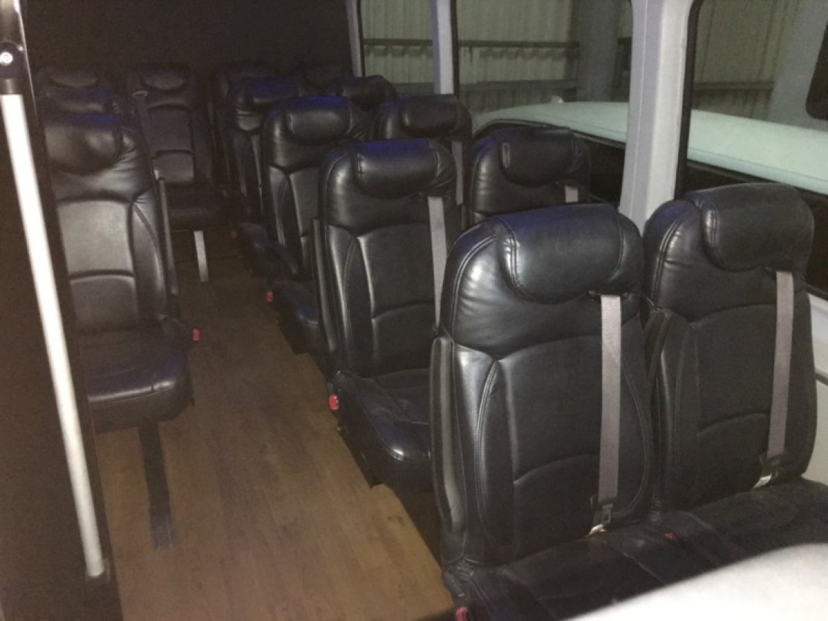 Limo Bus for Sale in lynwood, CA - Photo 10