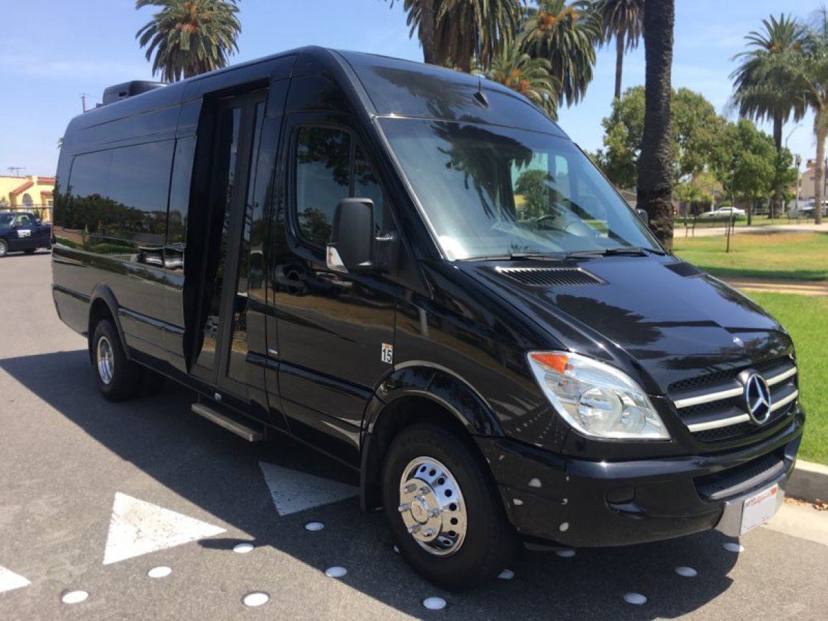 Limo Bus for Sale in lynwood, CA - Photo 13
