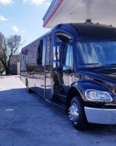 2008 Freightliner Freightliner Limousine Bus Limo Bus for Sale in Houston, Texas, US - Photo 3