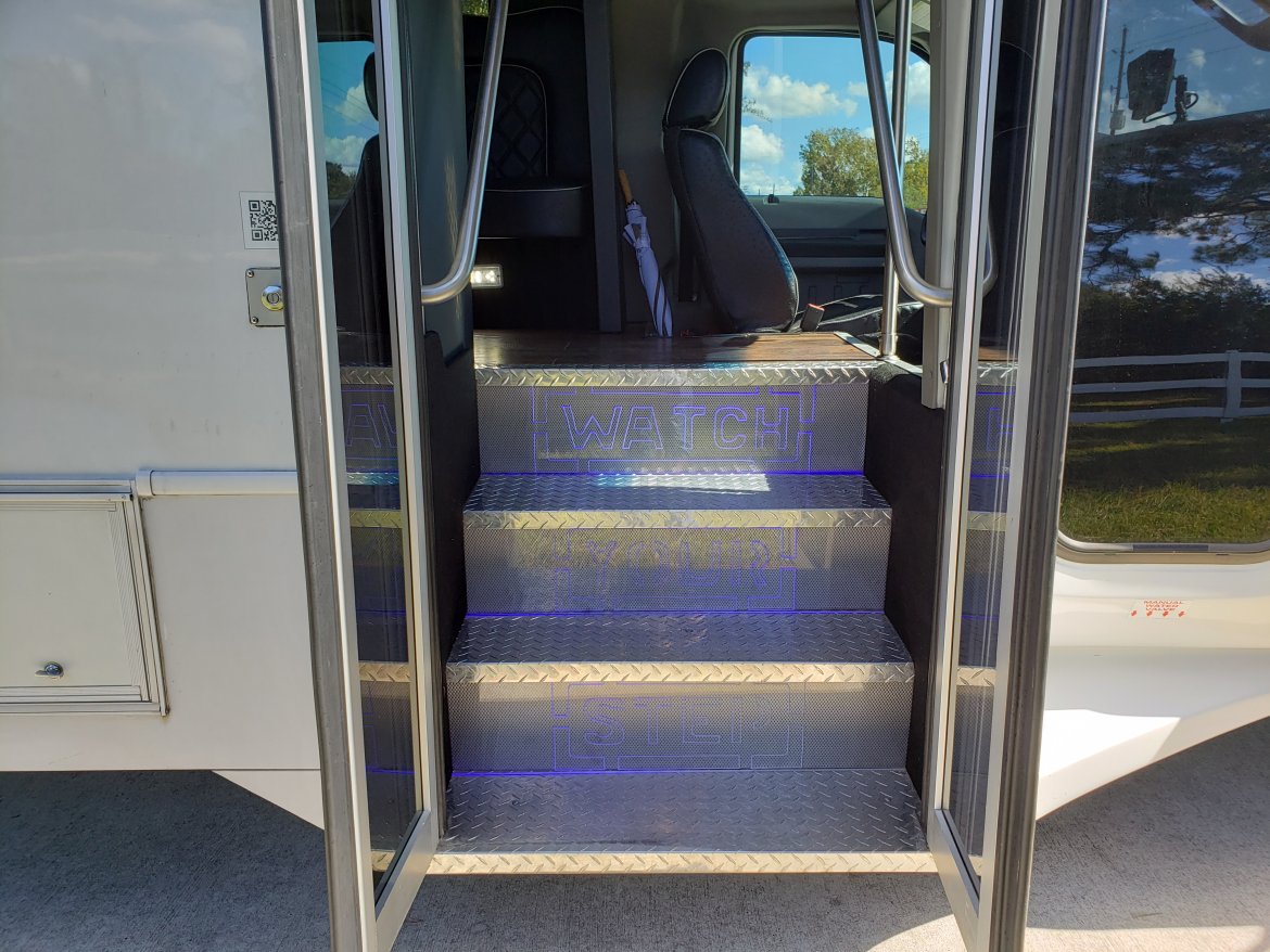 Limo Bus for Sale in Houston, TX - Photo 19