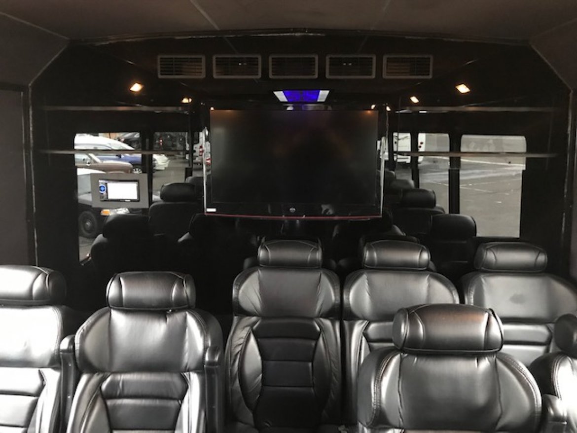 Shuttle Bus for Sale in Oaklyn, NJ - Photo 13