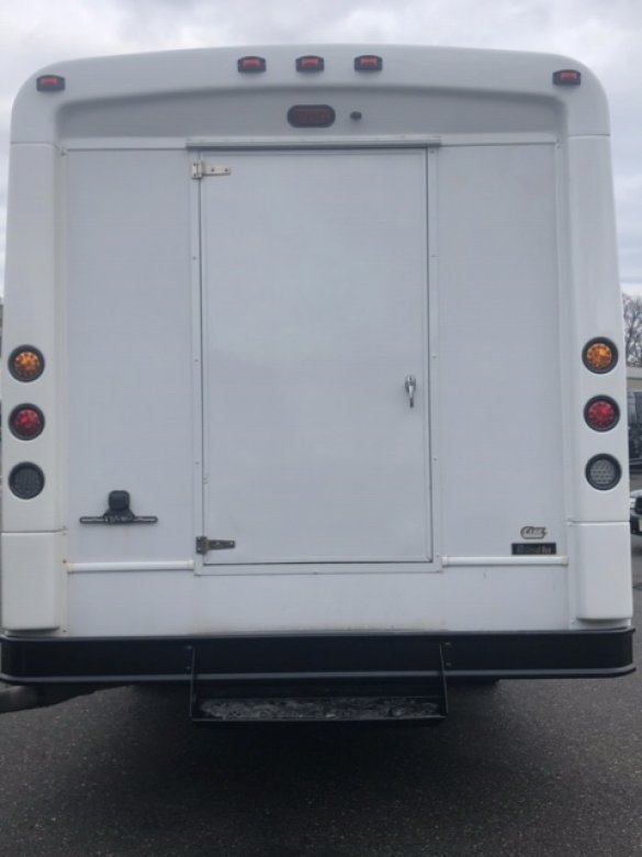 2012 Ford F550 Executive Shuttle for Sale in Oaklyn, NJ - Photo 3