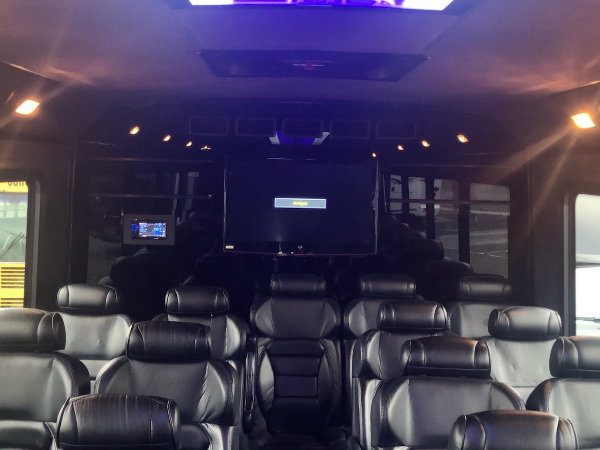 Executive Shuttle for Sale in Oaklyn, NJ - Photo 9