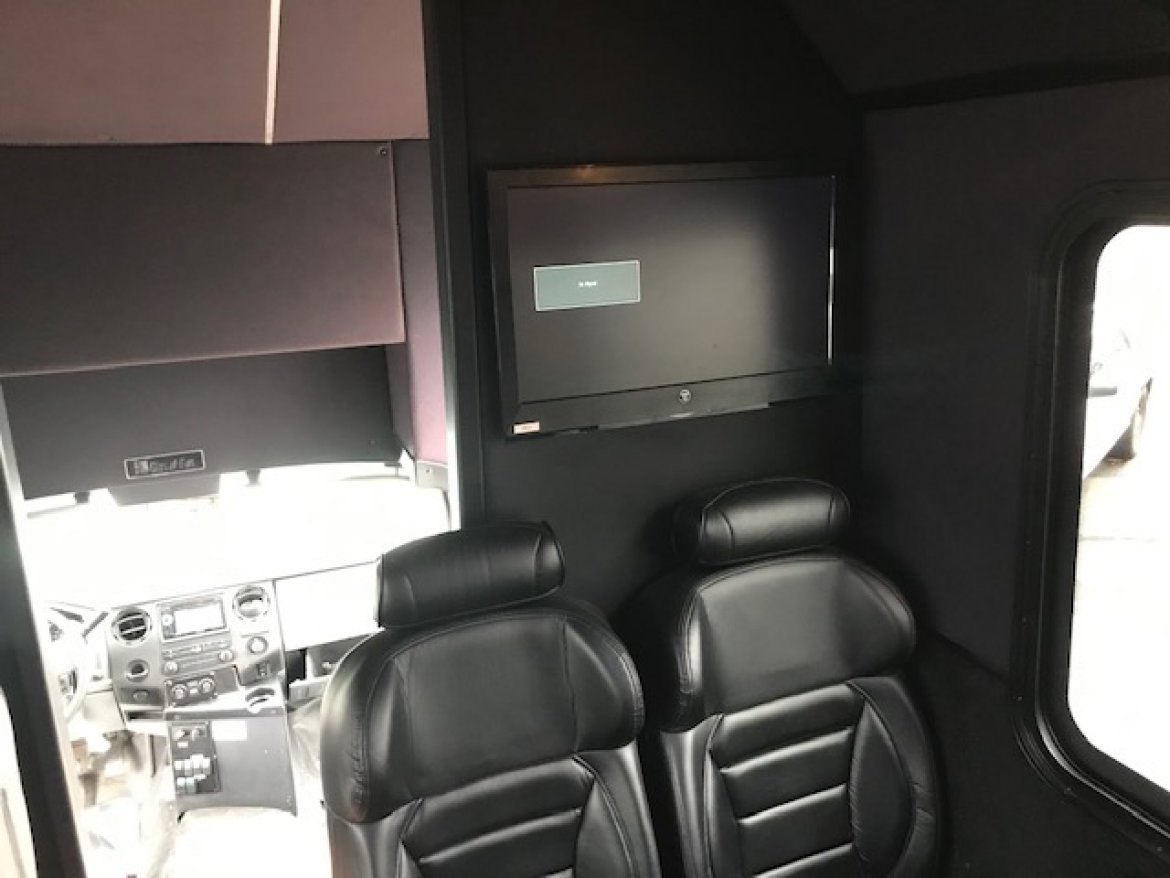 Executive Shuttle for Sale in Oaklyn, NJ - Photo 25