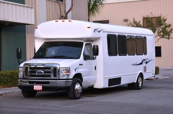 2014 Ford E-450 Limo Bus for Sale in Fontana, CA - Photo 2