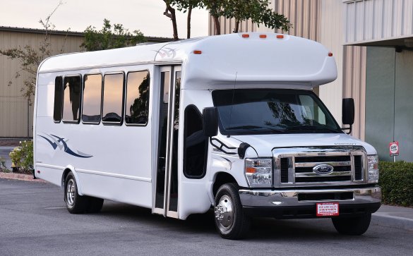 2014 Ford E-450 Limo Bus for Sale in Fontana, CA - Main Photo