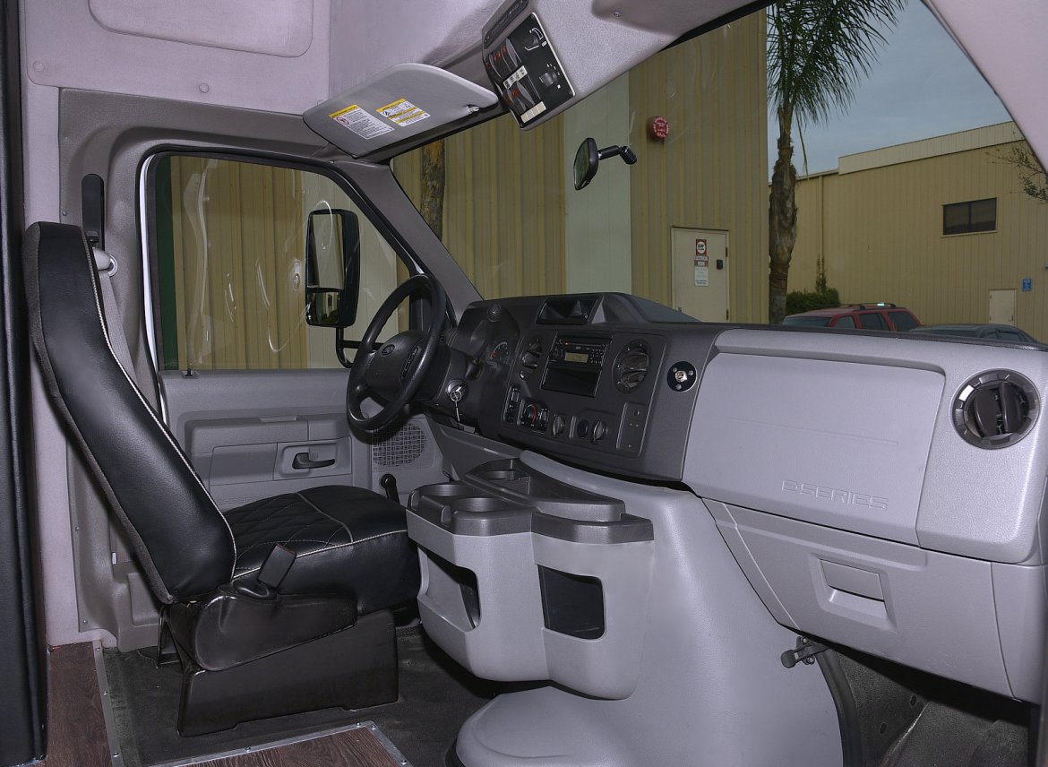 Limo Bus for Sale in Fontana, CA - Photo 10