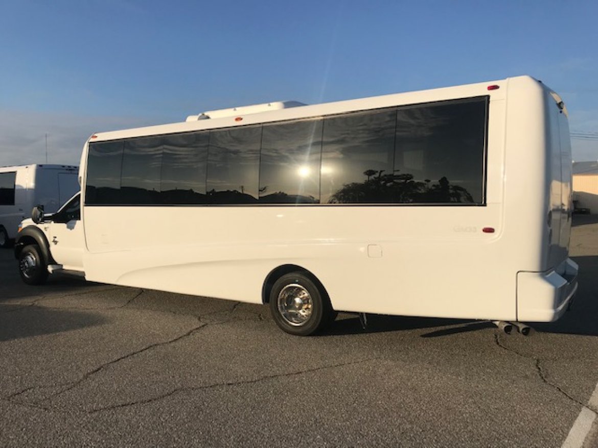 Executive Shuttle for Sale in Riverside, CA - Photo 4