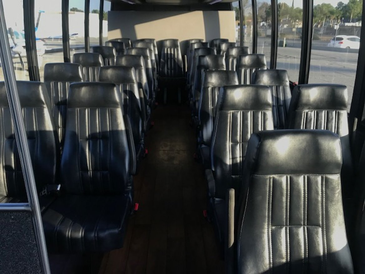 Executive Shuttle for Sale in Riverside, CA - Photo 9