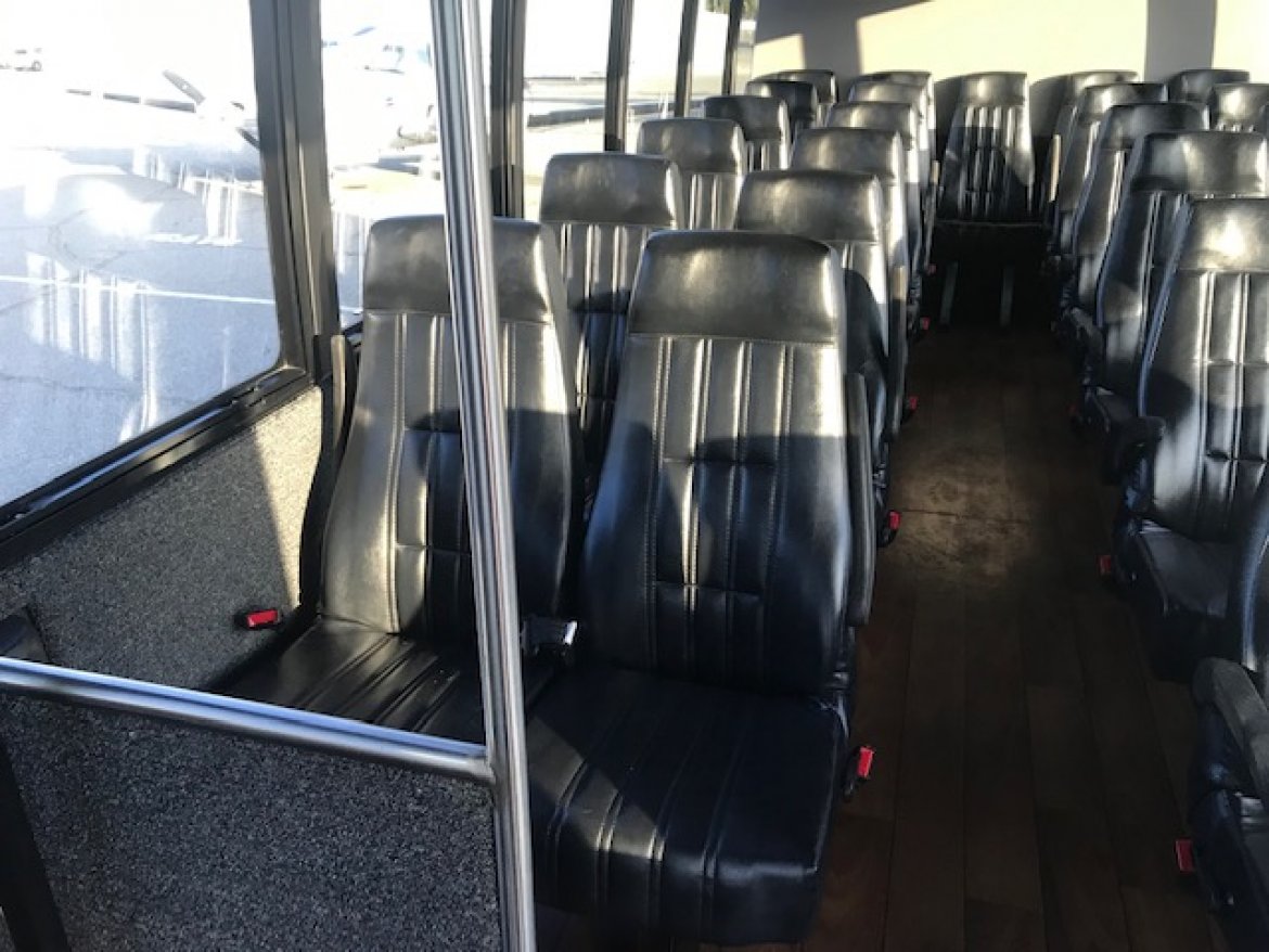 Executive Shuttle for Sale in Riverside, CA - Photo 12