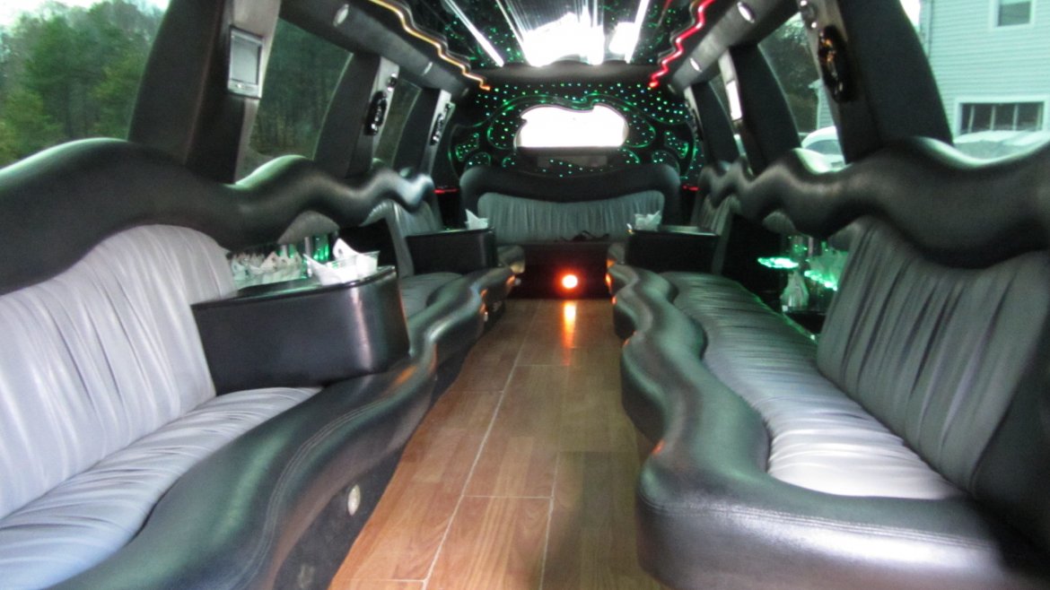 SUV Stretch for Sale in Commack, NY - Photo 9