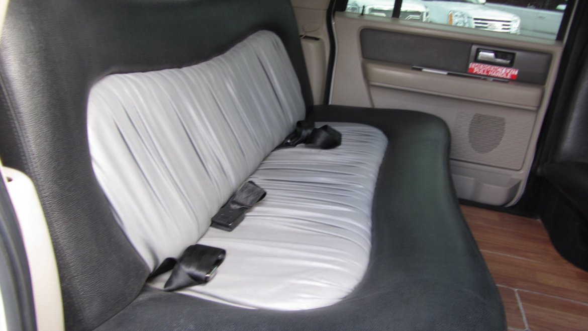 SUV Stretch for Sale in Commack, NY - Photo 14