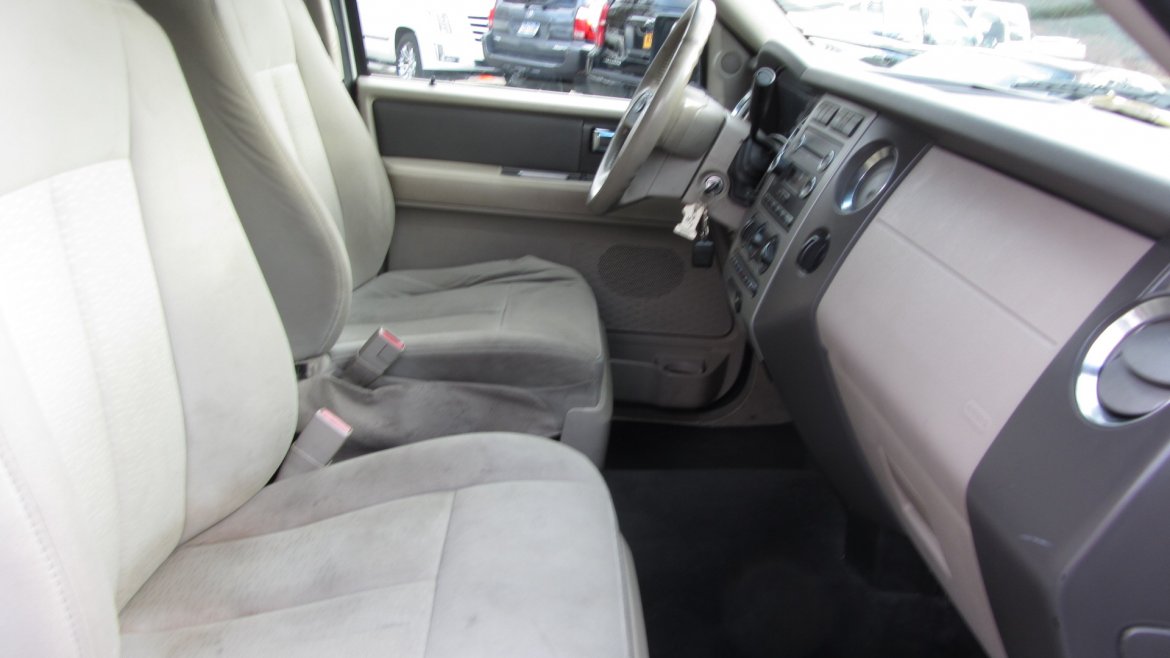 SUV Stretch for Sale in Commack, NY - Photo 15