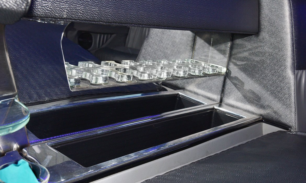 Limousine for Sale in Fontana, CA - Photo 10