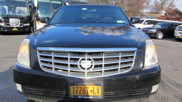 2007 Cadillac DTS 6 door Limousine for Sale in Commack, NY - Photo 2