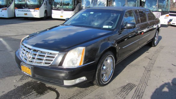 2007 Cadillac DTS 6 door Limousine for Sale in Commack, NY - Photo 3