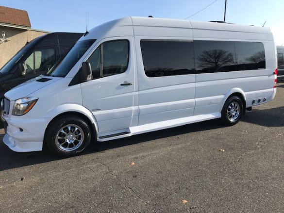 2018 Mercedes-Benz 3500 Super Single Sprinter for Sale in Oaklyn, NJ - Photo 3