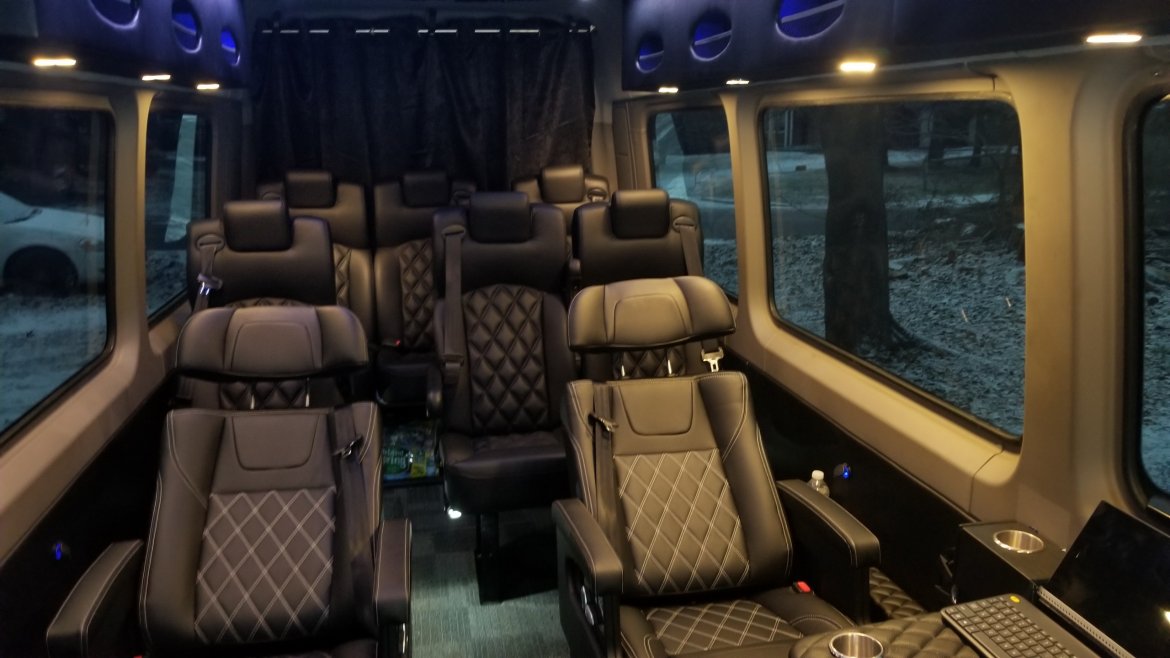 Executive Shuttle for Sale in Monsey, NY - Photo 6