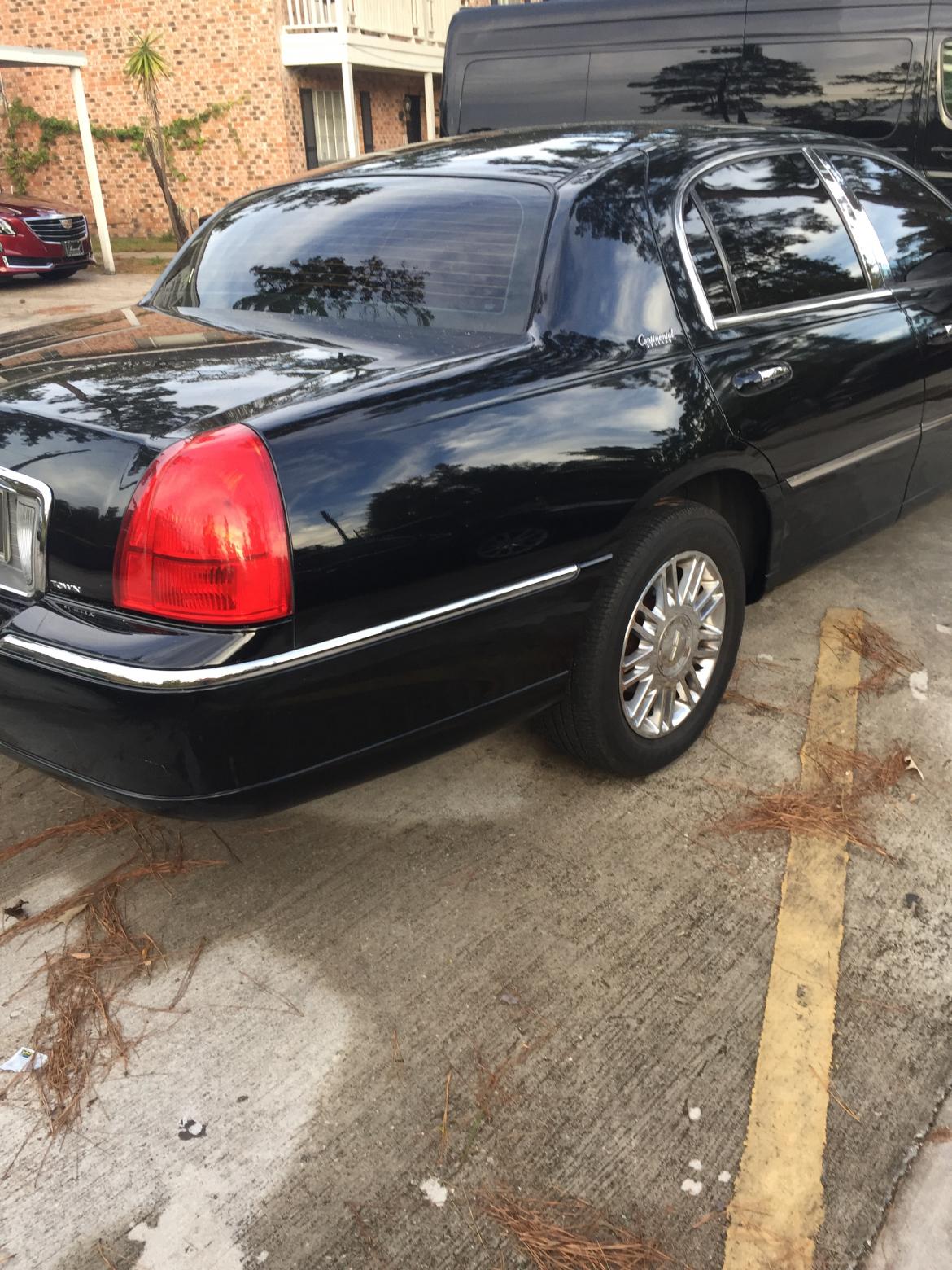 Photo of Sedan for sale: 2010 Lincoln Towncar