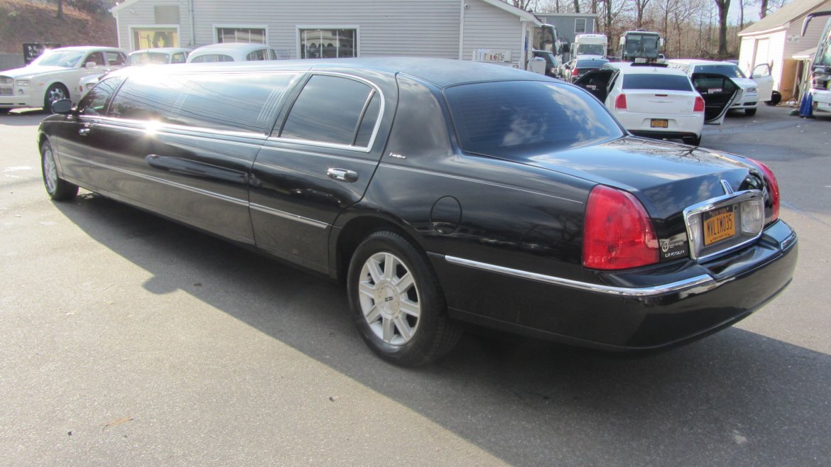 Limousine for Sale in Commack, NY - Photo 4