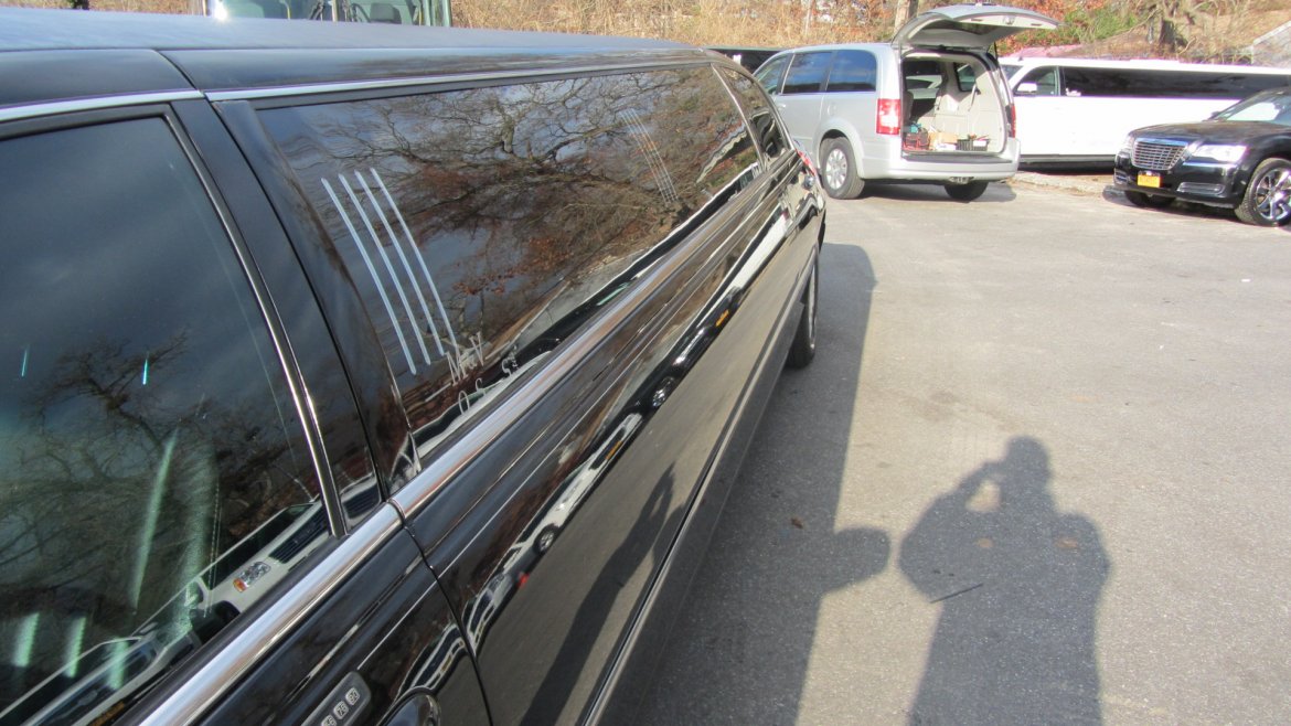 Limousine for Sale in Commack, NY - Photo 5
